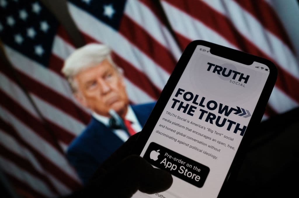 Truth Social: la nueva red social de Trump tiene un comienzo accidentado