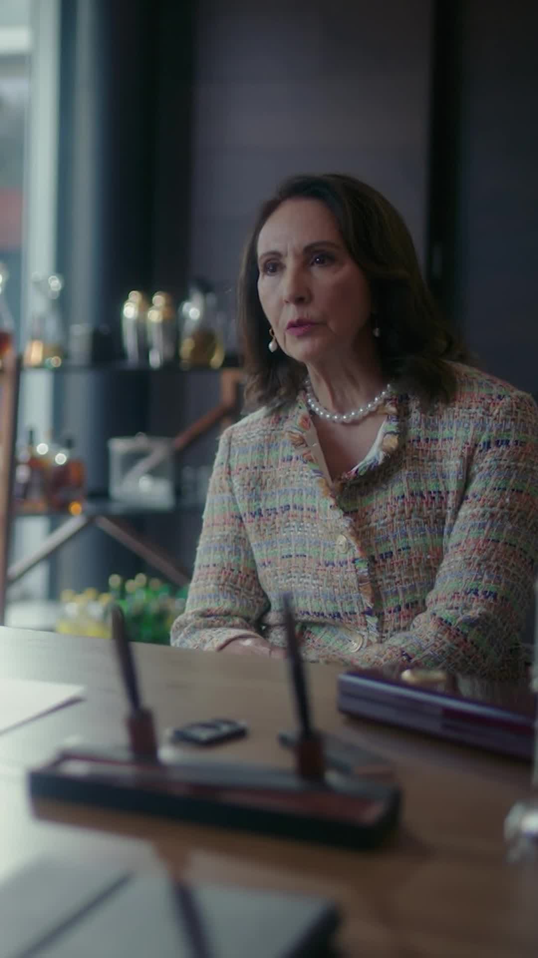 Carmela le hace una dura advertencia a Octavio