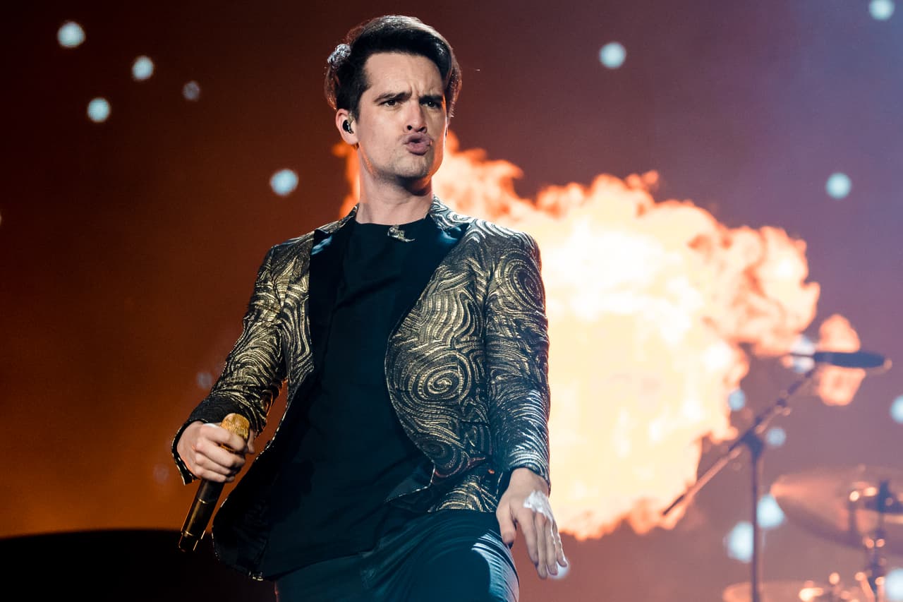 <b>Panic! At The Disco. “</b>Querida campaña de Trump, que te jodan. No estás invitado. Deja de tocar mi canción”, 
<a href="https://twitter.com/brendonurie/status/1275624554514329600"><u>escribió en un tuit Brendon Urie</u></a>, líder de esta banda pop originaria de Las Vegas. ‘High Hopes’, uno de sus temas más conocidos, fue reproducido cuando el presidente subía al escenario 
<a href="https://www.usatoday.com/story/entertainment/music/2020/06/24/panic-at-the-disco-brendon-urie-criticizes-trump-music-use/3248668001/"><u>en un mitin en Phoenix</u></a>, Arizona, en junio de 2020.