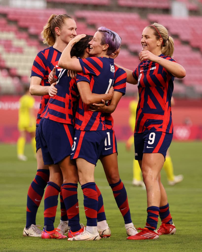 Estados Unidos luchó hasta el final y se lleva el bronce ante la escuadra de Australia 4-3. De la mano de Megan Rapinoe, quien anotó doblete, y de Carli Lloyd, quien también sumó dos tantos, logran subir al podio en los Juegos Olímpicos de Tokyo 2020. Alex Morgan salió lesionada del encuentro.