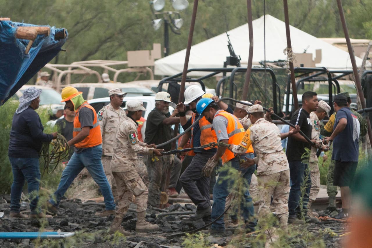 “No podemos aceptar esto”: México informa a familiares que el rescate de mineros puede tomar entre 6 y 11 meses
