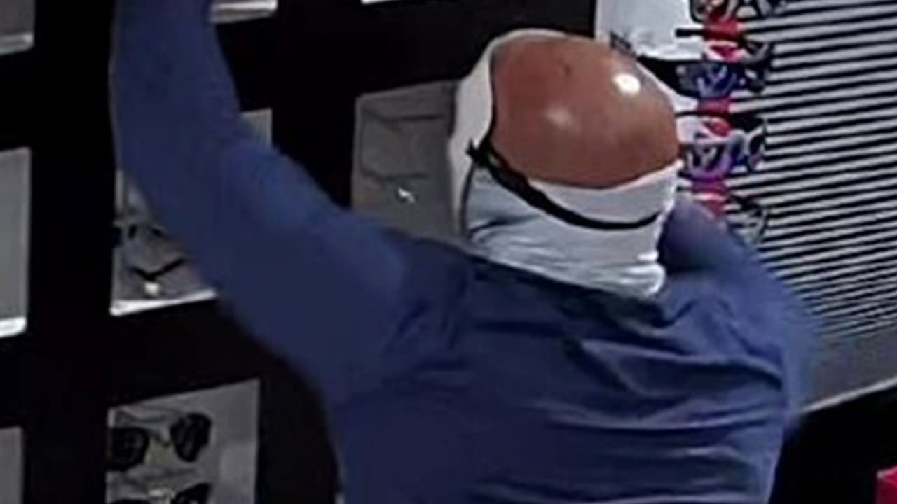 El sujeto realizó el robo en Borene Vision Center, ubicado en 27511 IH-10 Hwy.
