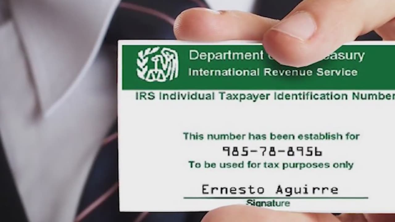 Estos cargos por servicio son salarios que no son propinas, y están sujetos al impuesto de Seguro Social y Medicare y a la retención del impuesto federal sobre los ingresos.
<br>
