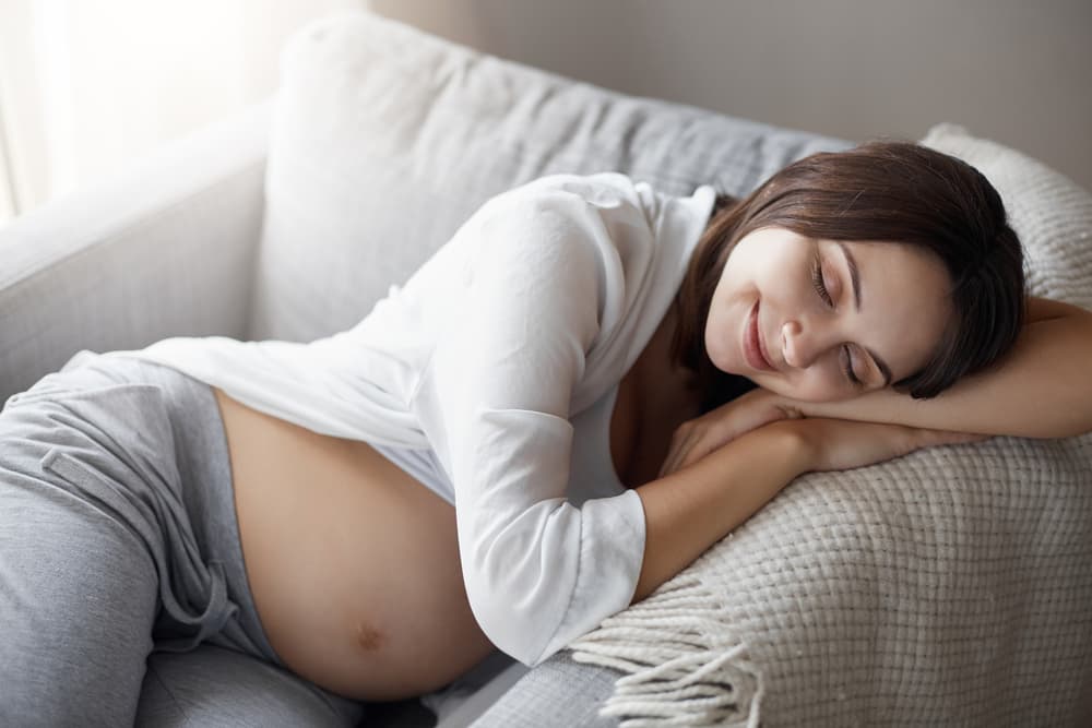 Como ser mamá implica un gran paso en la vida, lleno de responsabilidad, puede ser también que soñar con ello indique que tengas miedo o recelo de entrar en una nueva etapa de tu vida en la que te veas con más responsabilidades y cargas, deberes u obligaciones.