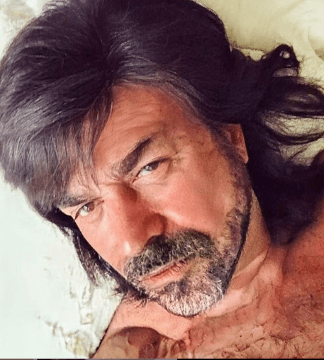 Albertano muestra su rostro con FaceApp