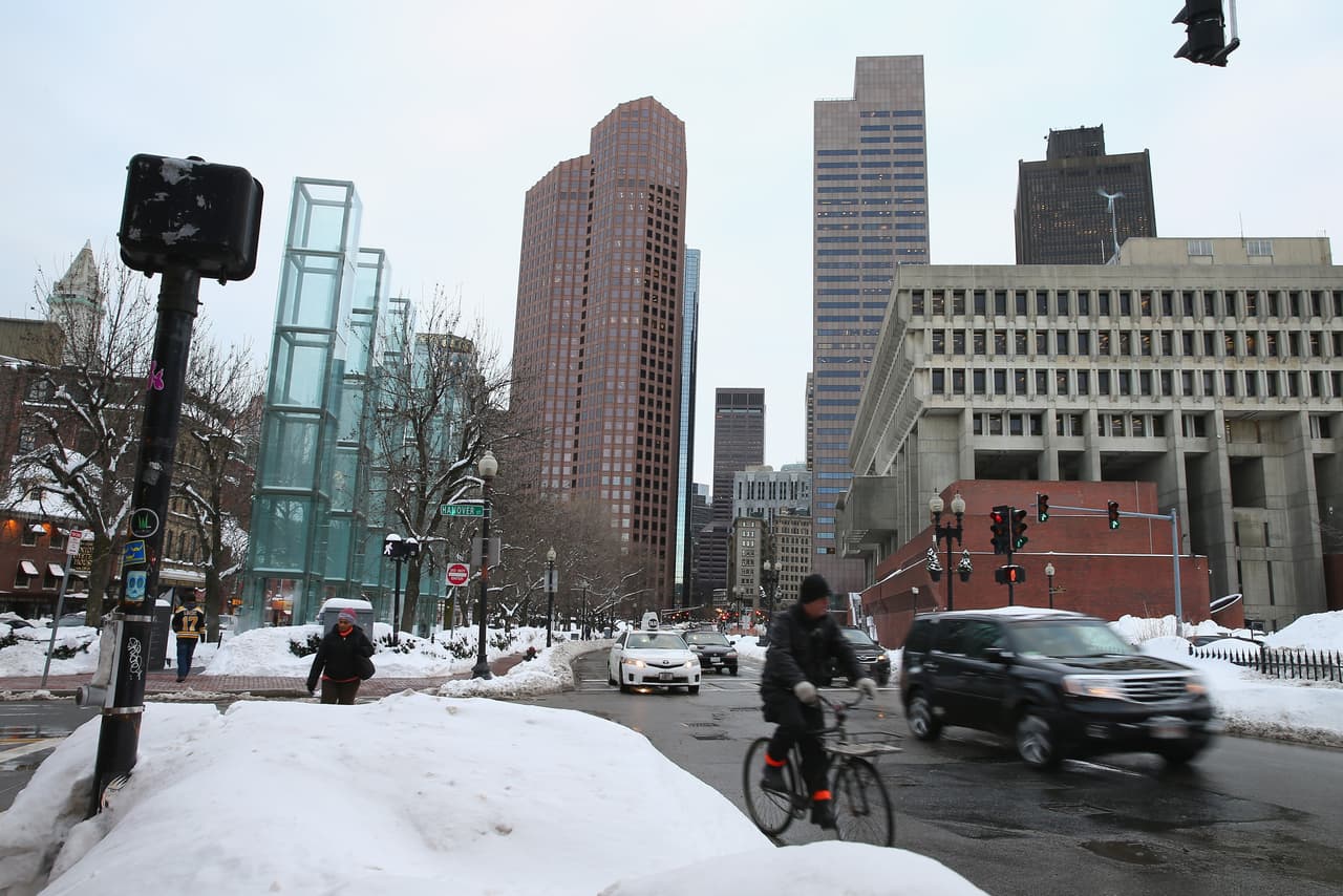 <b>1- BOSTON, MASSACHUSSETTS.</b> Esta es la ciudad con los 'peores' conductores de EEUU. Un accidente cada 3.6 años y mantiene su 'primer puesto' al igual que en 2016. Massachussetts tiene tres ciudades entre las 10 más peligrosas. 
<br>