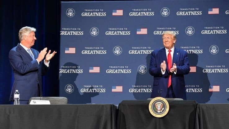 Renuncia el pastor evangélico y  exasesor espiritual de Trump que admitió haber abusado sexualmente de una menor de edad