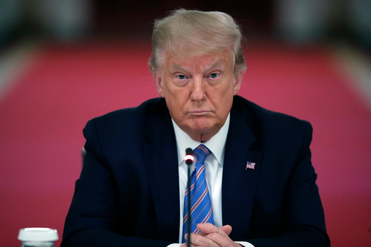 Trump participó en un plan para incautar máquinas de votación en estados que perdió en 2020: reportes