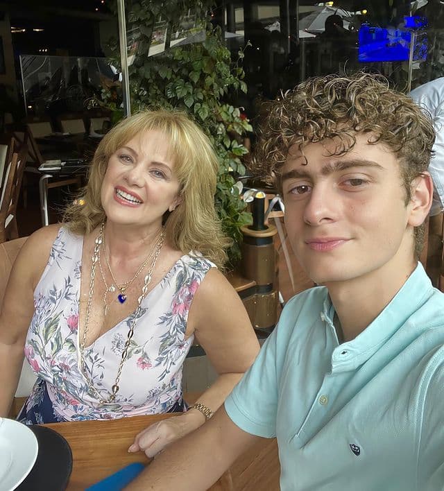 No obstante, la orgullosa 
<a href="https://www.univision.com/famosos/erika-buenfil-hijo-embarazada-error-fotos">mamá de Nicolás</a> ya se ha mostrado abierta a someterse a alguna cirugía estética en el futuro.
<br>