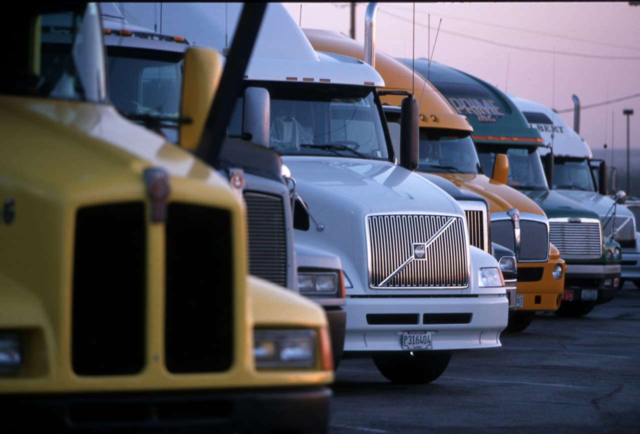 El número de empleos en la industria del transporte ha crecido no sólo para conductores de camiones sino también para trabajos de logística e ingeniería necesarios para optimizar el servicio, según un 
<a href="https://www.linkedin.com/pulse/12-us-cities-where-transportation-jobs-growing-george-anders" target="_blank">análisis de datos realizado por la empresa LinkedIn</a>.