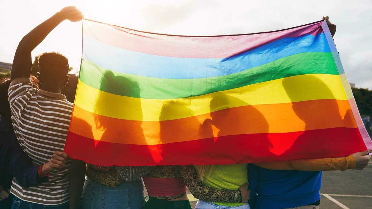 Utah prohíbe las banderas LGBTQ+ en escuelas y edificios de gobierno