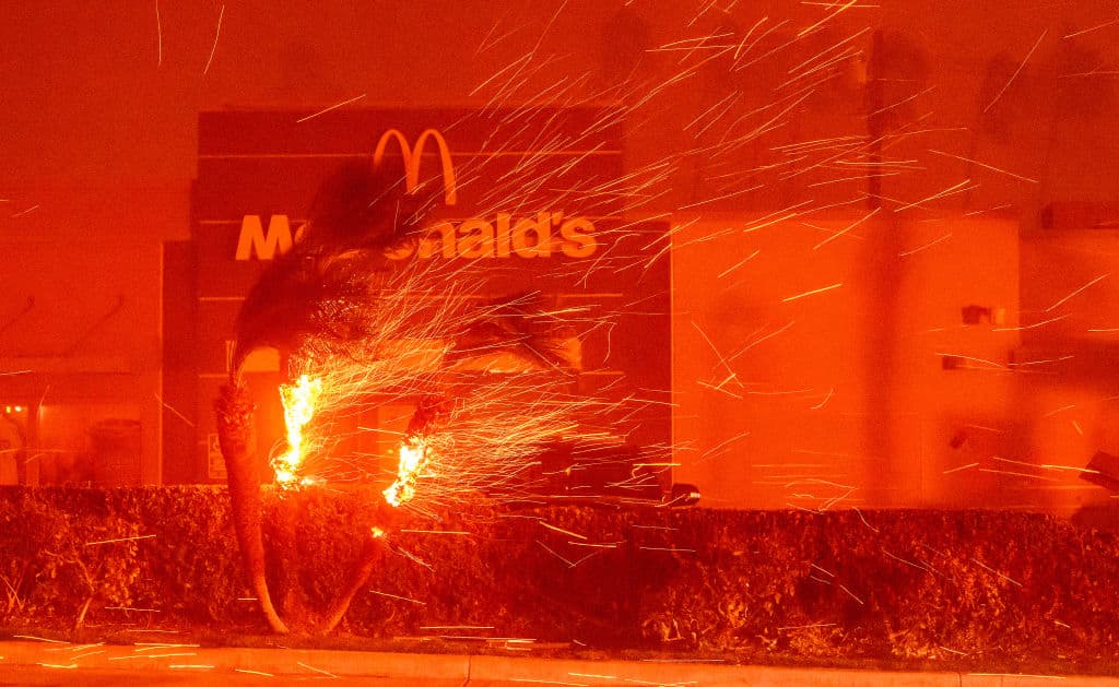 Hasta la mañana del miércoles 8 de enero, los tres incendios no estaban contenidos, manteniendo bajo amenaza a la población.