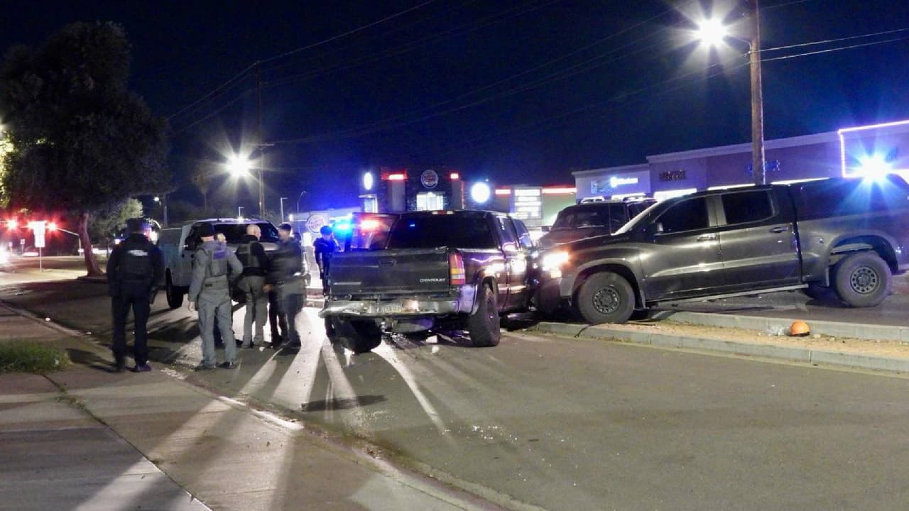 Finalmente las unidades tácticas que respondieron al lugar pudieron detener al hombre cerca de 58th Avenue y Camelback Road.