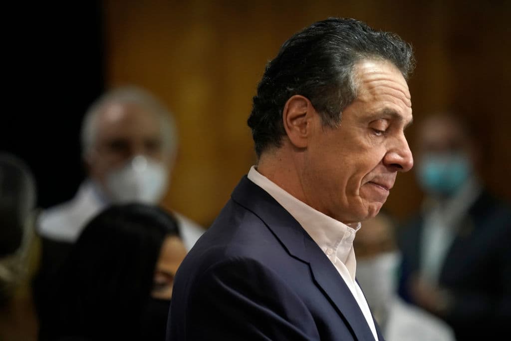 La soledad de Andrew Cuomo: 4 claves que explican por qué tantos demócratas lo han abandonado
