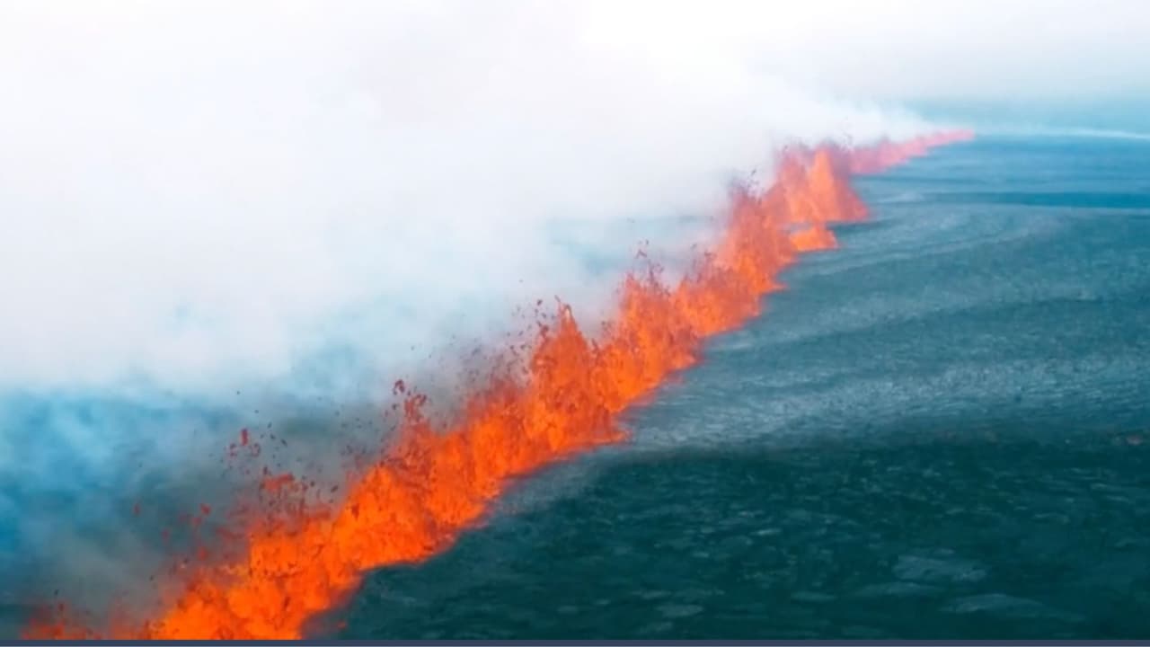 Una muralla de lava: impactantes imágenes de una erupción volcánica que obligó evacuaciones