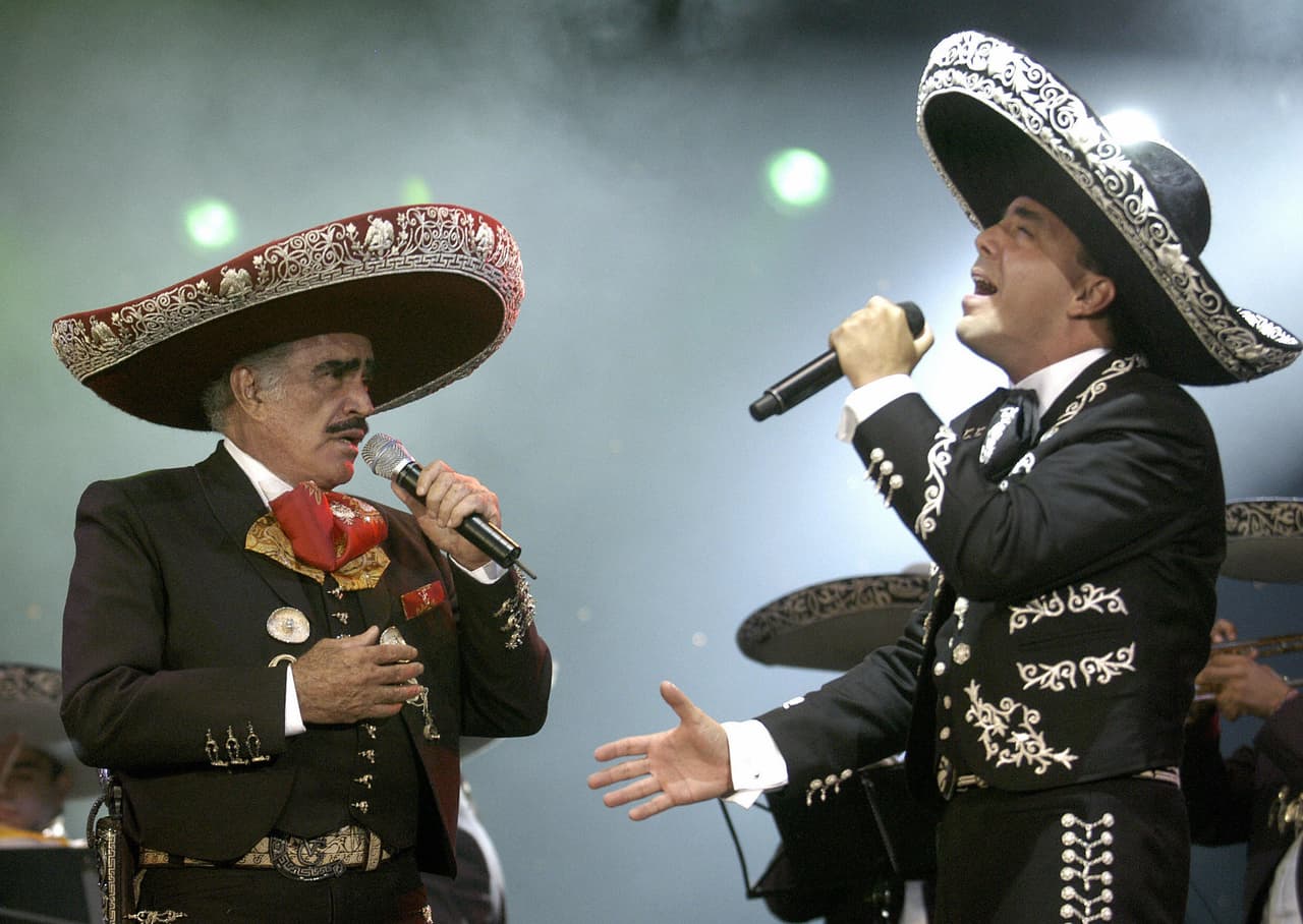 Sin duda alguna, el traje de charro es un emblema de la música ranchera en el mundo.