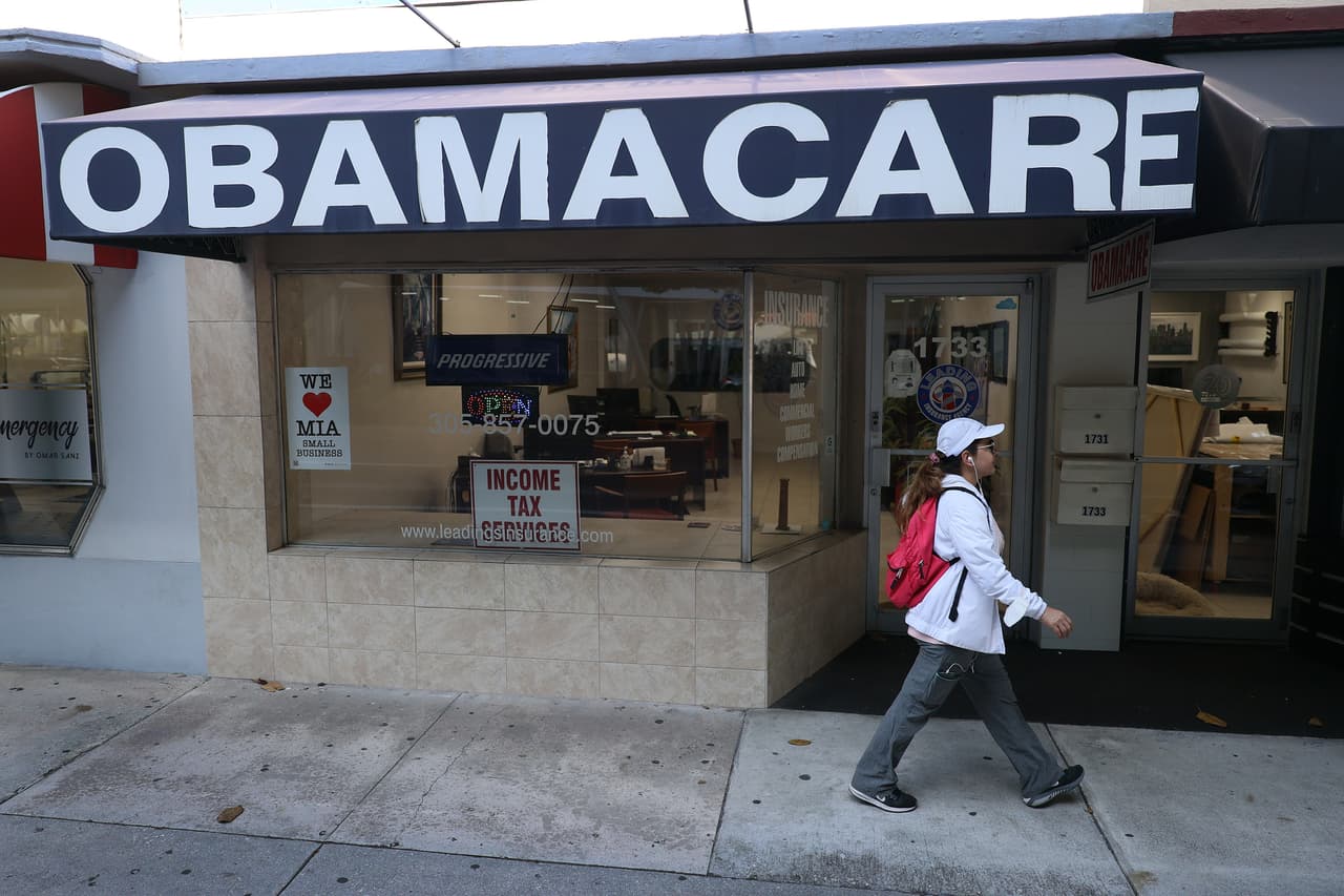 Gobierno de Biden espera que unos 100,000 dreamers se inscriban en Obamacare en 2025