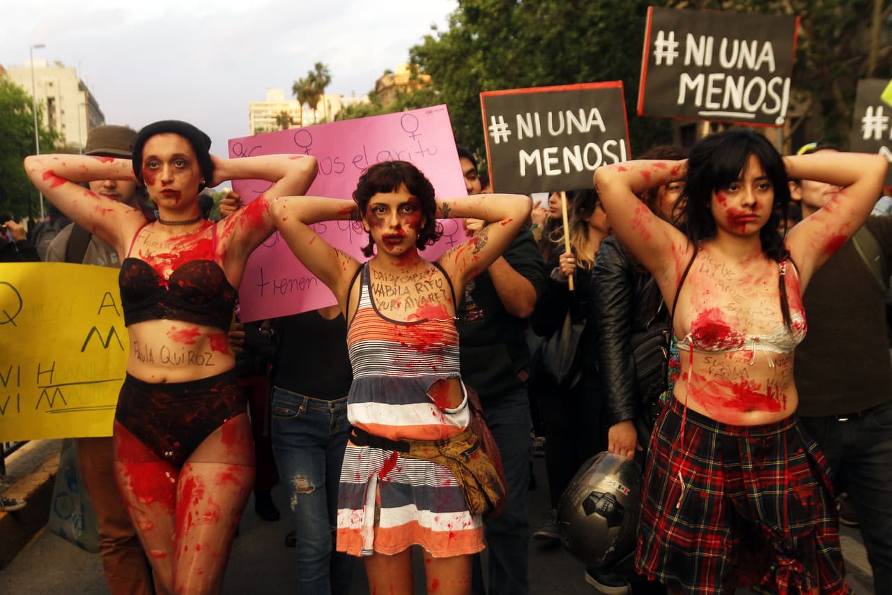 América Latina grita "Ni una menos": las protestas contra los feminicidios toman las capitales