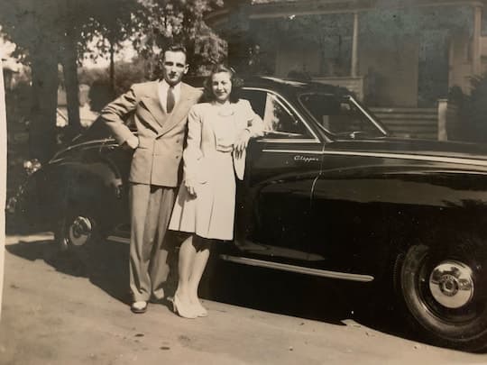 En 1944 el mundo se encontraba de cabeza a causa de la II Guerra Mundial. En septiembre de ese año, Royce King (izquierda), un muchacho de Oelwein, Iowa, tuvo dos días de licencia antes de partir a la guerra como parte de la Fuerza Aérea. 
<b>King aprovechó para casarse con su prometida, Frankie</b>, a quien había conocido en la secundaria.