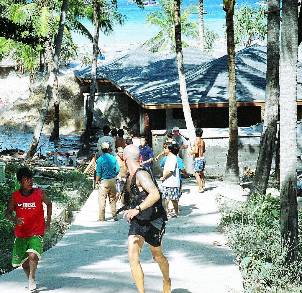 Uno de los tsunamis más destructivos ocurrió en el Océano Índico en 2004 y dejó un saldo de aproximadamente 280,000 muertos.