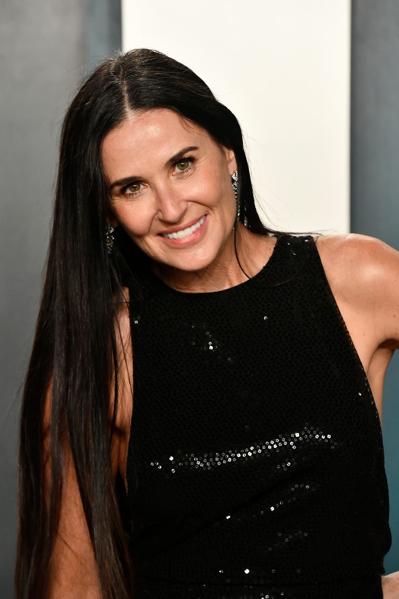 El look, casi sin siquiera llevar lipstick, fue uno de los más 'transparentes' que vimos.
<br>
<br>Edad: 57 años.