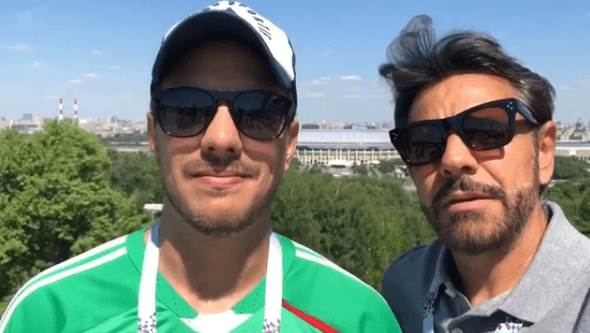 <b>Eugenio Derb</b>ez festejó en grande el Día del Padre desde la sede mundialista junto a su hijo 
<b><a href="https://www.univision.com/networks/galavision/eugenio-derbez-le-da-clases-de-aleman-a-su-hijo-vadhir">Vadhir</a></b>.