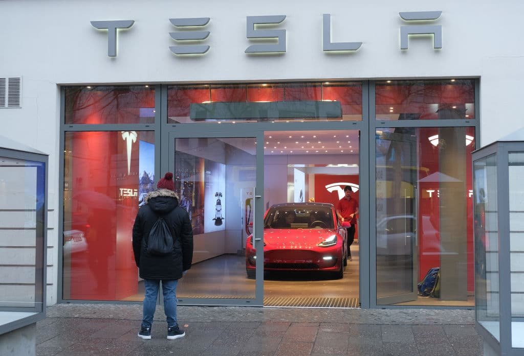 Tesla, Volvo, Mercedes-Benz y Ford demandan al gobierno estadounidense por aranceles "ilegales" a repuestos importados de China