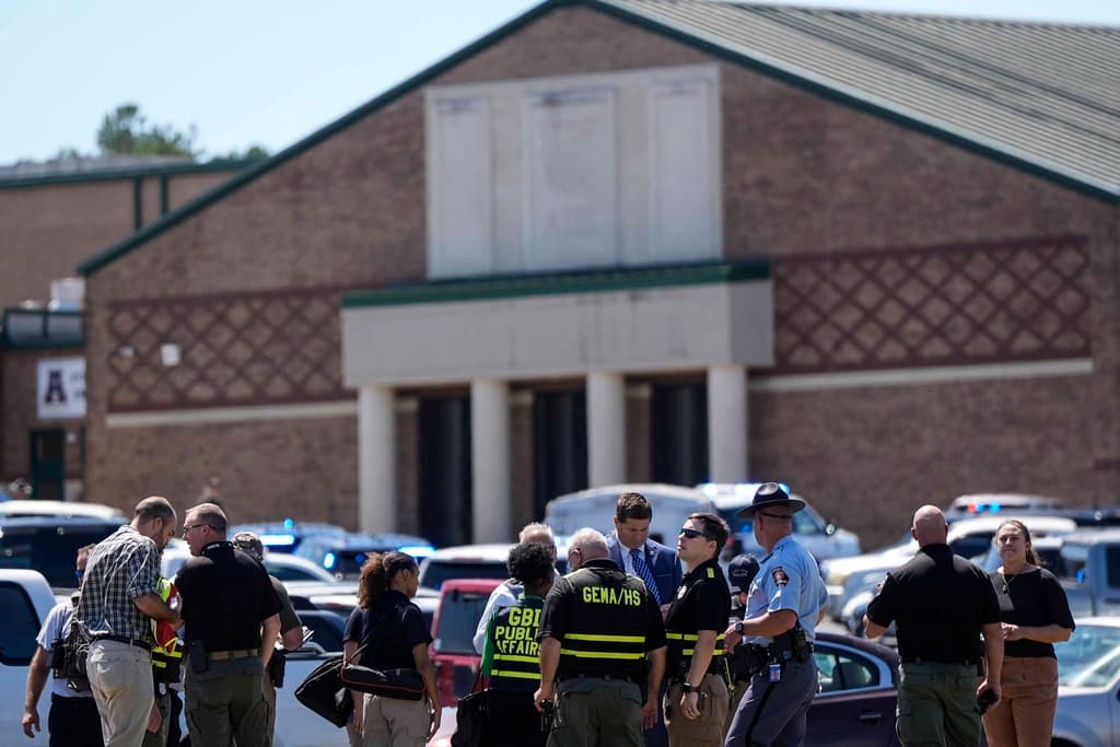 Cuatro muertos y nueve heridos en un tiroteo en la Apalachee High School de Georgia: el sospechoso tiene 14 años
