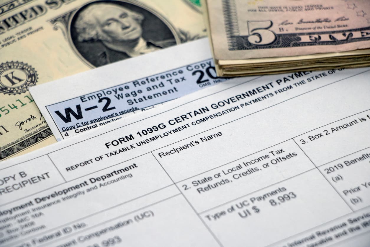 <b>Un año distinto por la pandemia | </b>El IRS recuerda que millones de personas recibieron beneficios por desempleo por primera vez. "Esta compensación está sujeta al pago de impuestos y debe ser incluida como un ingreso bruto en su declaración".
