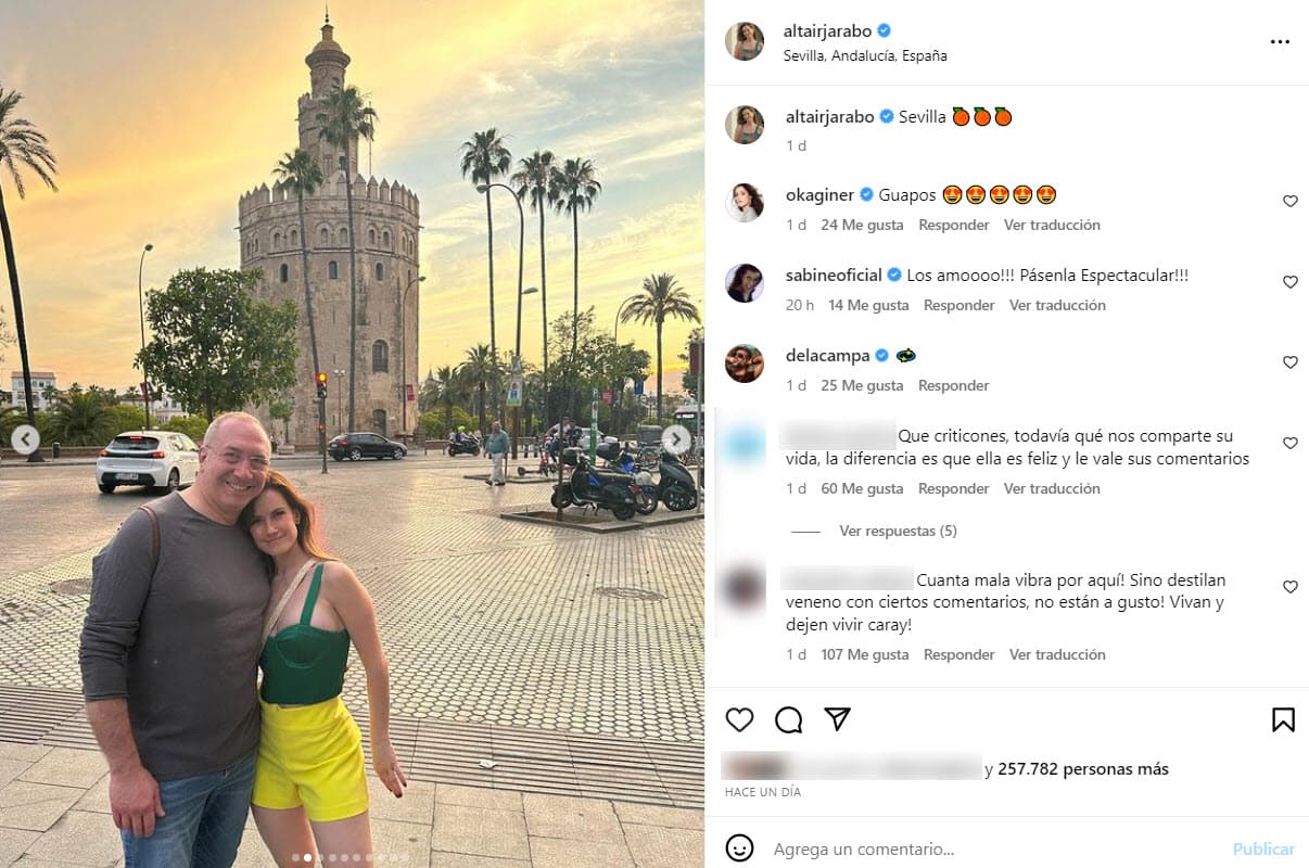 Altair Jarabo y su esposo.