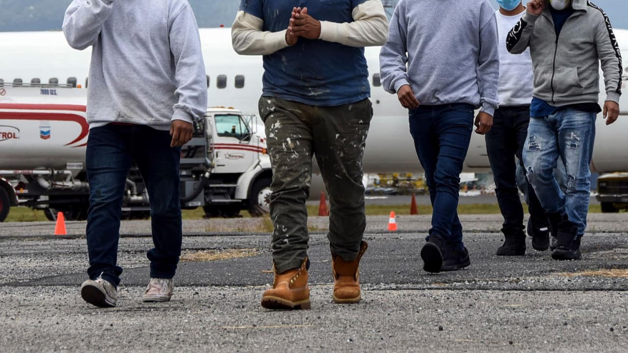 El fiscal general restituye a los jueces de inmigración la facultad para cerrar casos de deportación