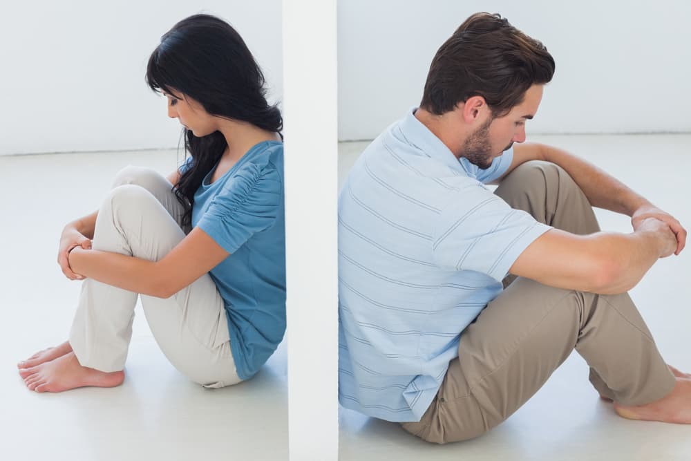 Todos actuamos diferente cuando terminamos una relación, y también depende de la persona. Algunas veces estás bien, sientes que no pasa nada, hasta terminan siendo amigos, pero otras veces sientes que explotas de mil maneras cuando alguien simplemente menciona su nombre. ¿Tú con cuál te identificas? Veamos qué dice el Zodiaco.