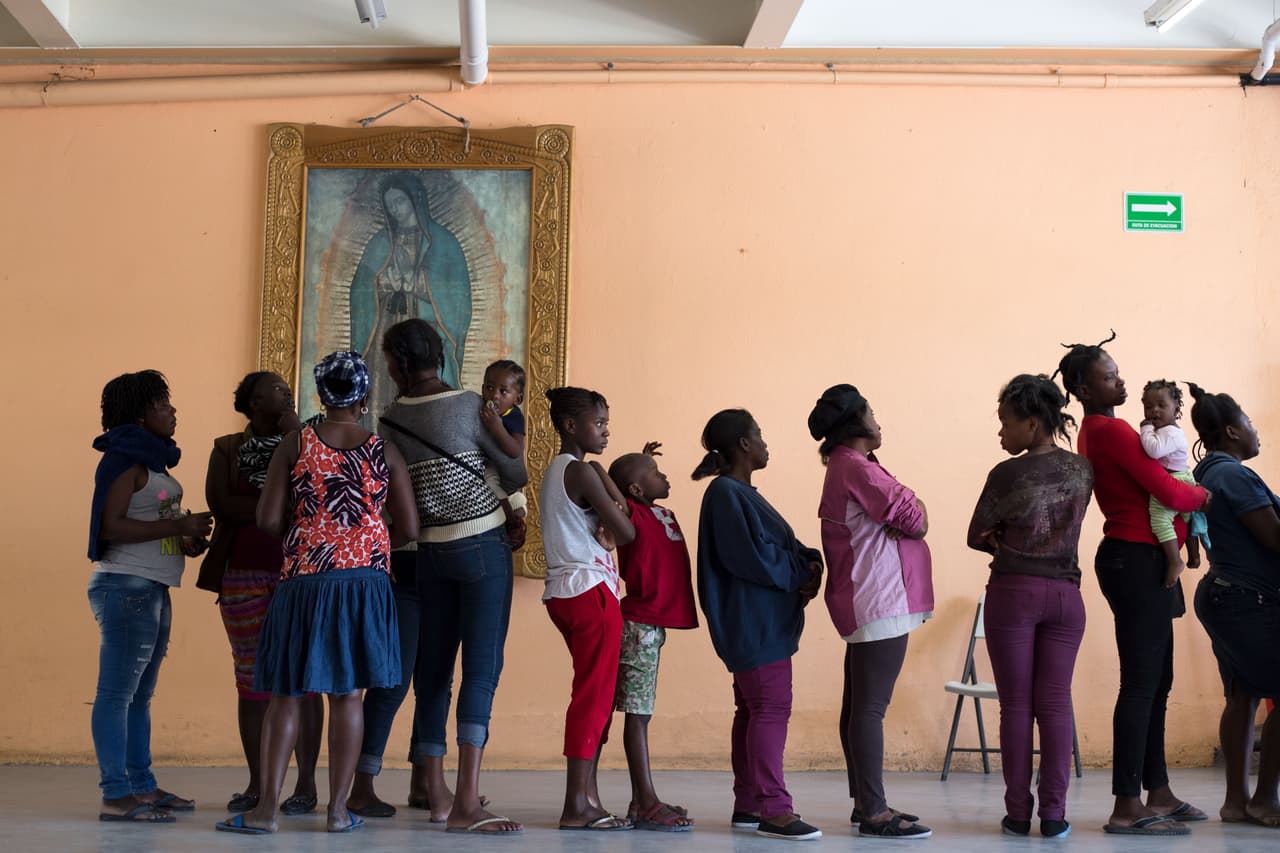 En el refugio Padre Chava de Tijuana, México, decenas de migrantes haitianos esperan su oportunidad de continuar hacia Estados Unidos. 10 de octubre de 2016.