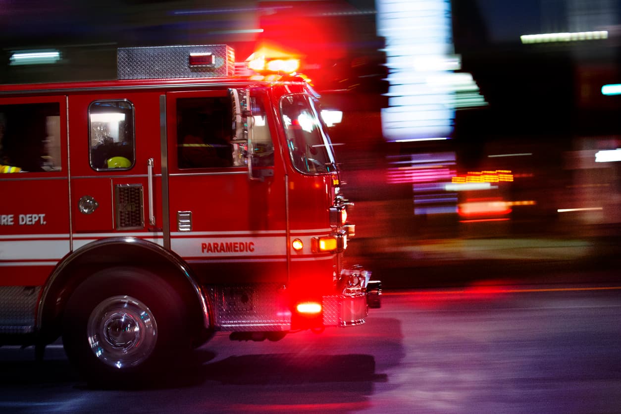Incendio causa pérdida total en tres residencias de Ponce 