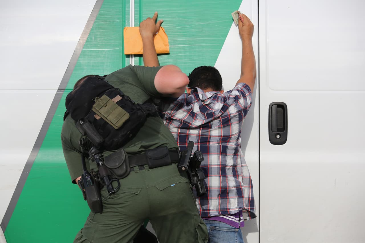 ¿Qué sucede después del arresto de un inmigrante? Esto es lo que pasa cuando son trasladados a un centro de detención