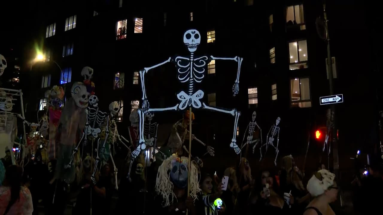 Los neoyorquinos mostraron sus mejores disfraces al acudir a este desfile tradicional del East Village.
<br>
