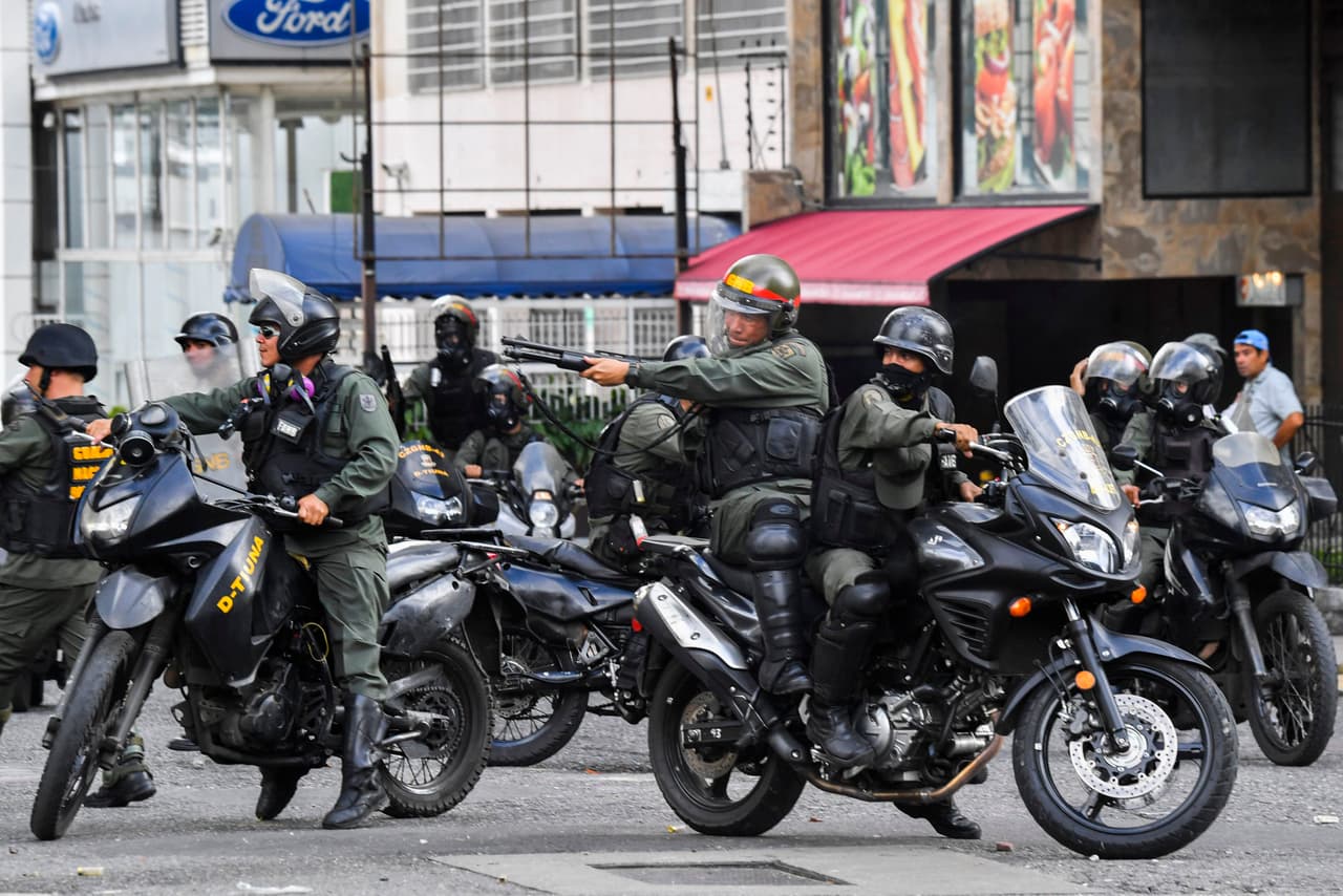 Los gobiernos de México y Bolivia, un viejo aliado de Venezuela, respaldaron a Maduro.