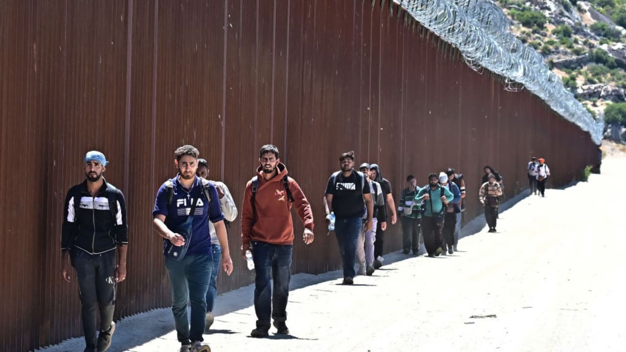 'Hablemos de Inmigración': cuidado, el ‘parole humanitario’ tiene una cláusula que abre procesos de deportación de EEUU