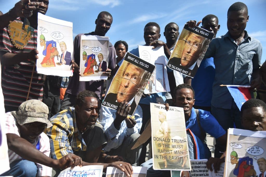 La comunidad haitiana está indignada con Trump y su gobierno que 
<b><a href="https://www.univision.com/noticias/inmigracion/eeuu-cancela-el-tps-de-haiti-y-da-a-sus-beneficiarios-hasta-julio-de-2019-para-salir-del-pais">decidió poner fin al programa de Estatus de Protección Temporal (TPS)</a></b>, que concedía un permiso de residencia legal temporal en Estados Unidos a unos 60,000 haitianos.