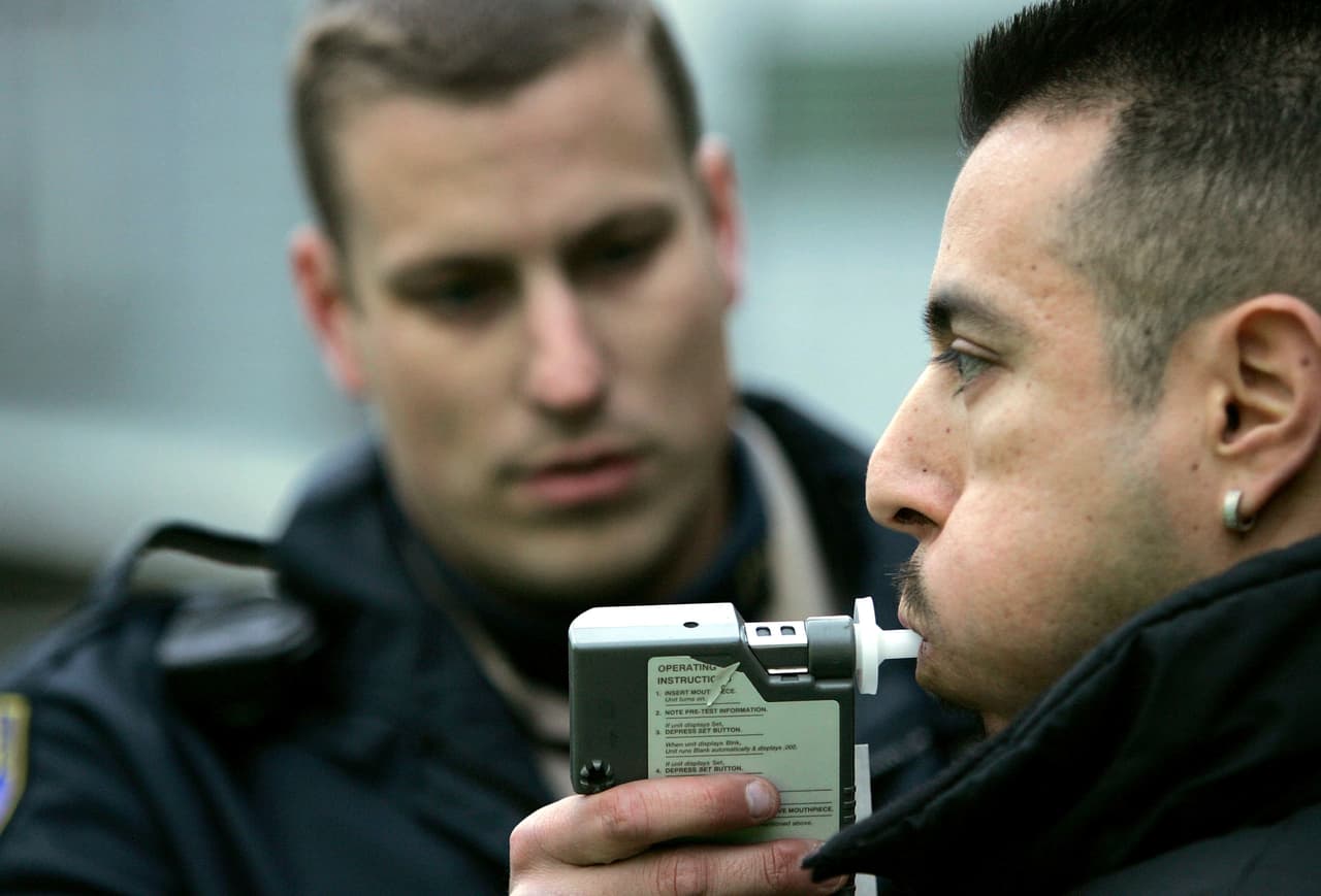 Investigación periodística cuestiona la fiabilidad de los dispositivos para hacer pruebas de DUI