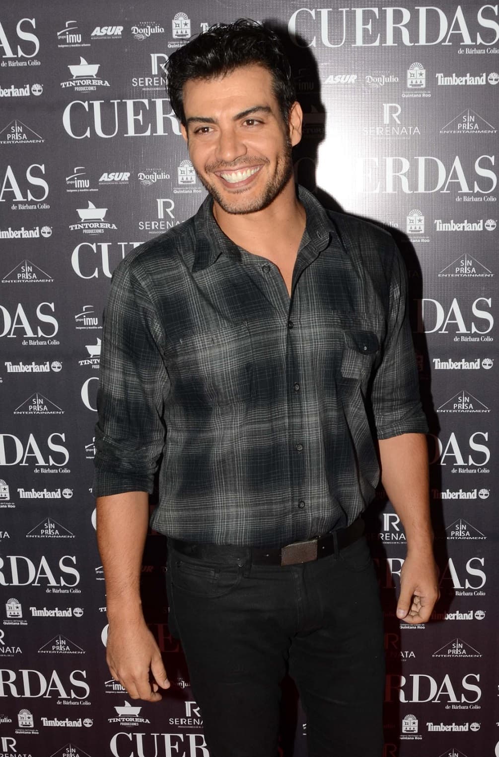 El galán 
<b><a href="http://www.univision.com/temas/andres-palacios">Andrés Palacios</a></b> fue quien ocupó el lugar de 
<b><a href="http://www.univision.com/temas/pablo-montero">Montero</a></b>, y tal parece que fue un total acierto ya que 
<b><a href="http://www.univision.com/temas/paulina-goto">Paulina</a></b> y 
<b><a href="http://www.univision.com/temas/andres-palacios">Andrés</a></b> han hecho una química mágica dentro del melodrama.