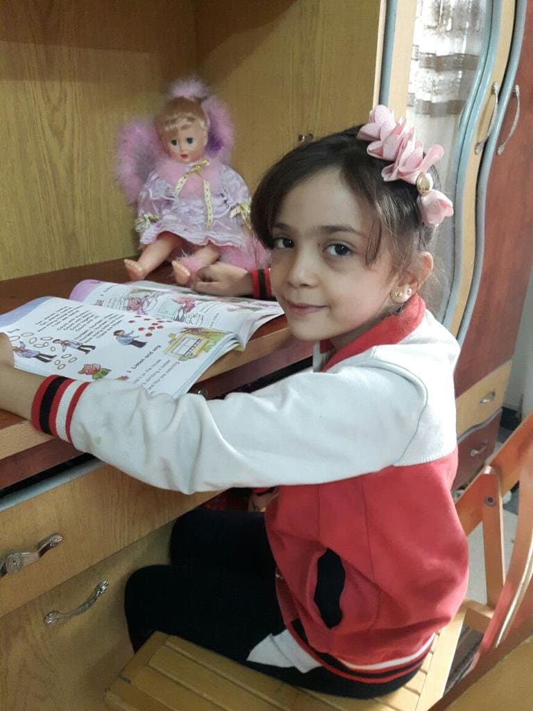 La niña de 7 años que cuenta en Twitter el horror de la guerra en Siria 