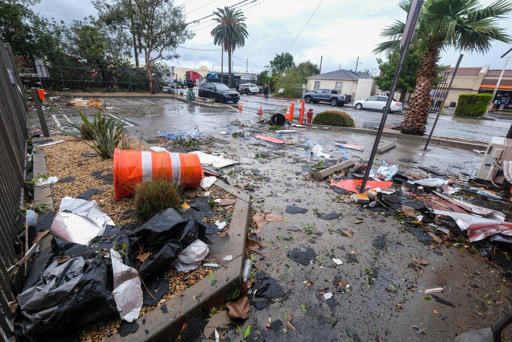 En el sur de California, las últimas semanas se han reportado combinaciones de tormentas invernales (aire frío llegando desde Canadá) y potentes ríos atmosféricos (aire cálido llegando desde el Pacífico), creando la combinación perfecta para la creación del trombo de aire potente.