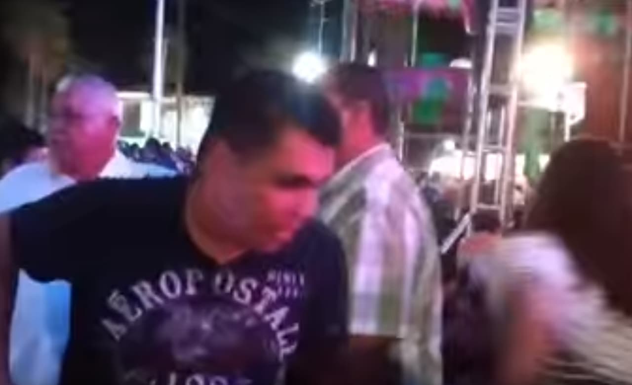 Según reportó la revista en línea Proceso, el altercado ocurrió durante la madrugada del domingo 21 de febrero del 2016, en la comunidad de Elota, Sinaloa.