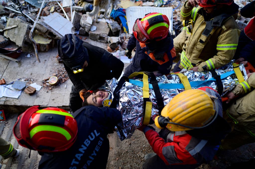 Una semana de los terremotos de Turquía y Siria: ¿cuánto tiempo puede sobrevivir una persona atrapada bajo los escombros?