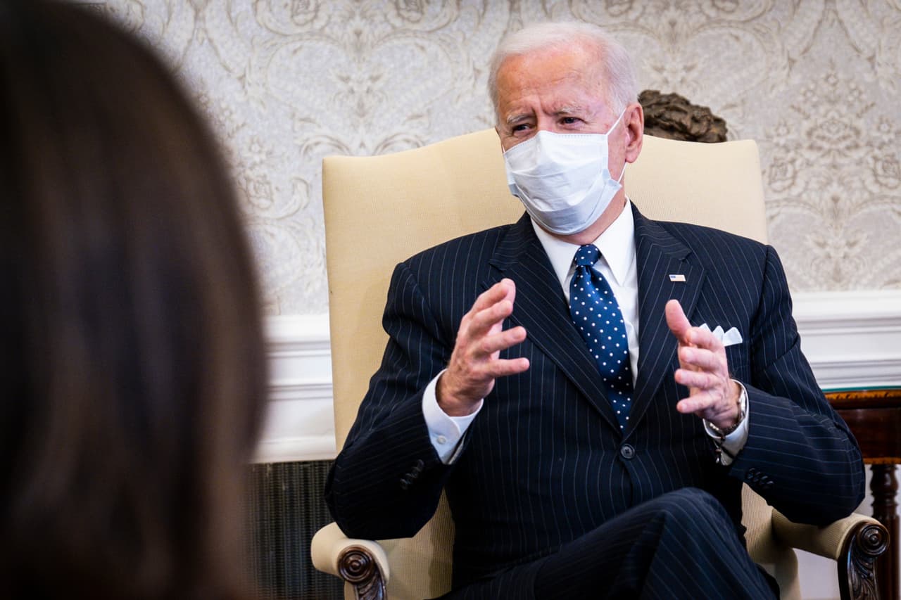 El paquete de estímulo propuesto por Biden está avanzando en el Congreso de Estados Unidos de mayoría demócrata, quienes consideran que se debe mantener la propuesta de cheques de $1,400 para millones de personas.