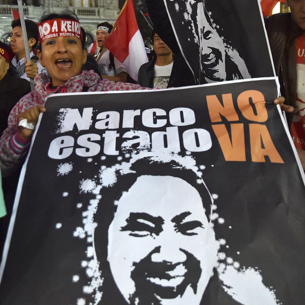Manifestantes relacionan al fujimorismo con el narcotráfico