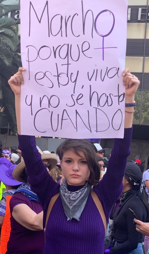 Mujeres de todas las edades repudiaron el feminicidio.