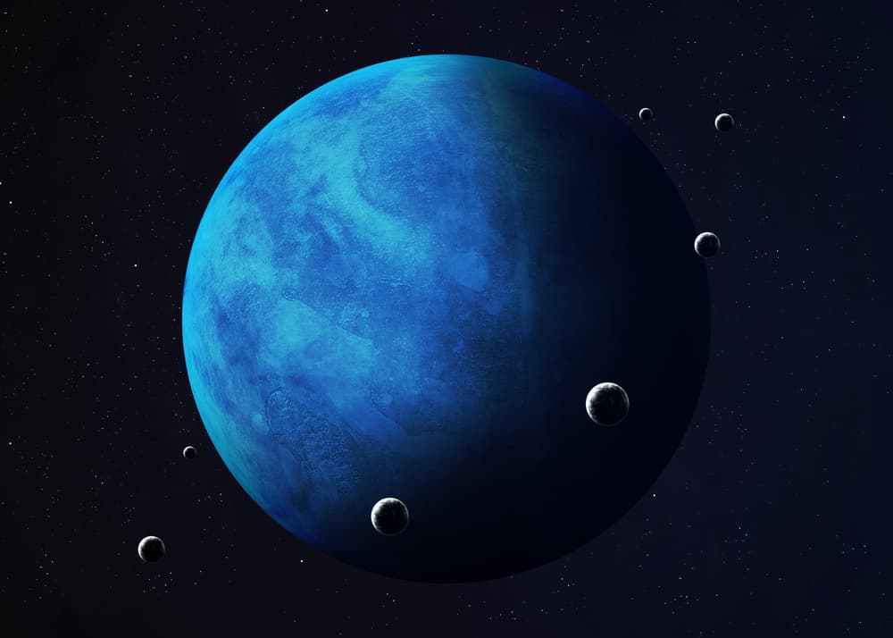 En el horóscopo occidental las horas de Piscis corresponden también su día zodiacal que es el jueves, regido por su regente tradicional que era Júpiter, y por Neptuno que es su actual regente. Esos son los mejores días para emplear activamente las horas al mismo tiempo que aplicar las que aparecen diariamente en la sección de tus Números de la Suerte.
<br>