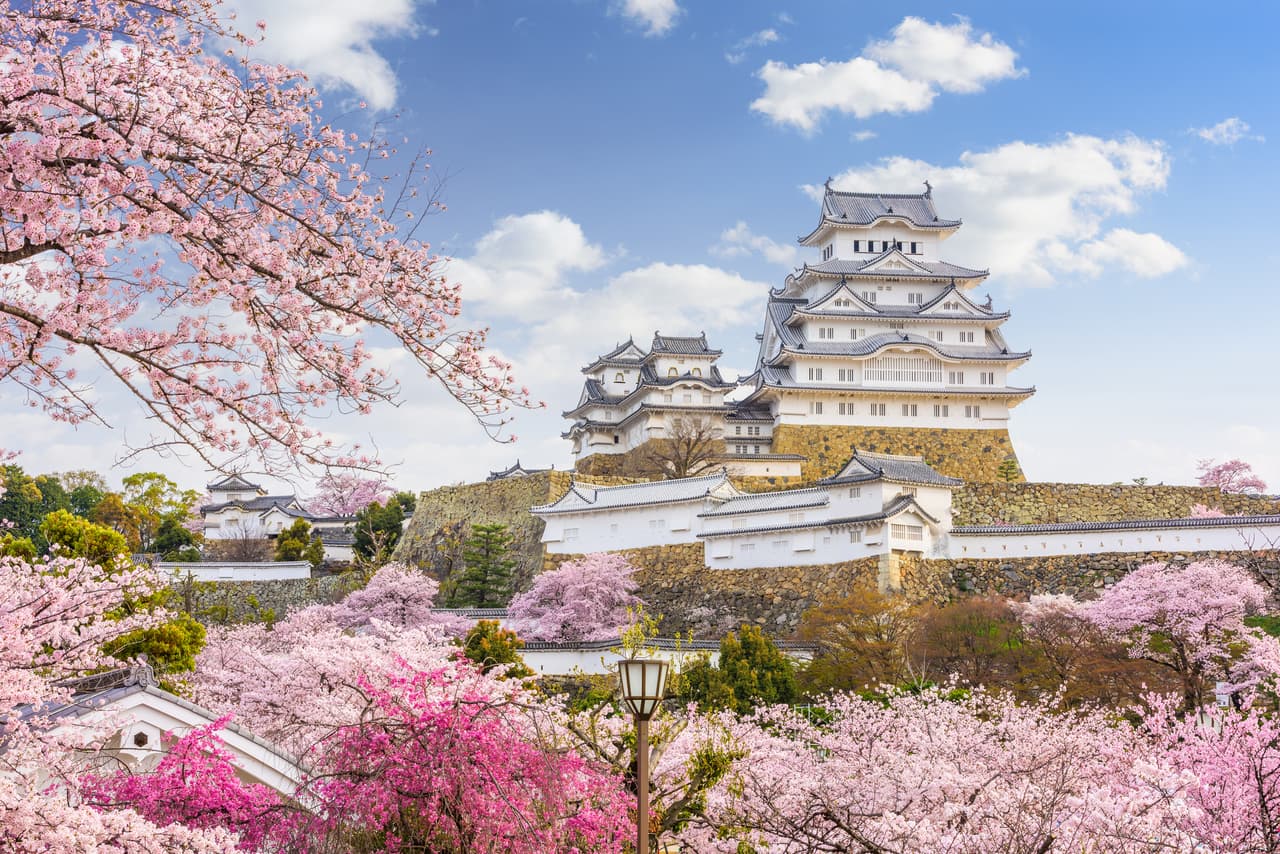 <b>Puesto 24. Japón.</b> La economía japonesa es la tercera más grande del mundo, solo por detrás de Estados Unidos y China. A raíz de la Segunda Guerra Mundial, la rápida expansión económica de Japón fue impulsada en gran medida por su industria automotriz y electrónica. La esperanza de vida en Japón es de 84 años y su INB es de 40,343 dólares.